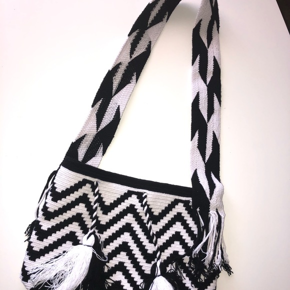 Authentic Handmade Colombian Wayuu Handbag - Picture 1 of 3
